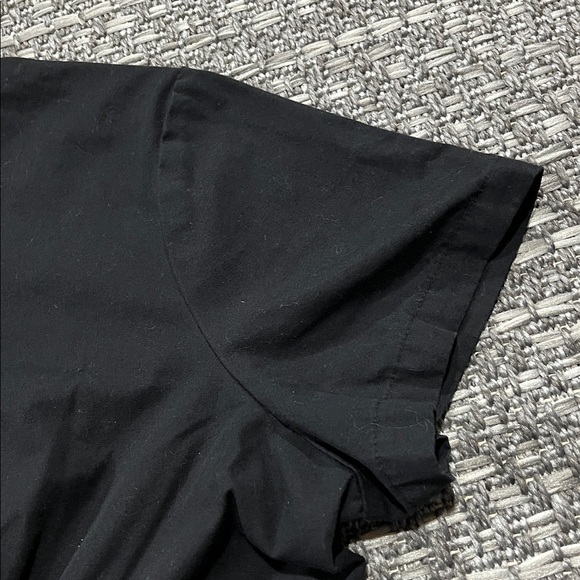 02 Scrubs | Black V-Neck Scrub Top with Stitched Waist Detail - Picture 4 of 8